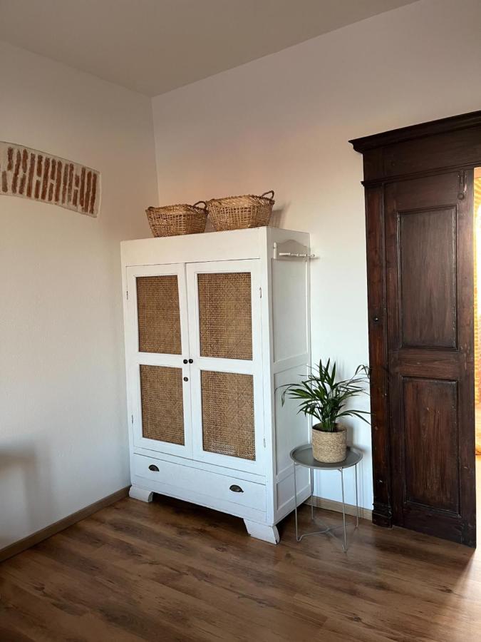 Is Scabas Guestrooms Solarussa Exterior photo