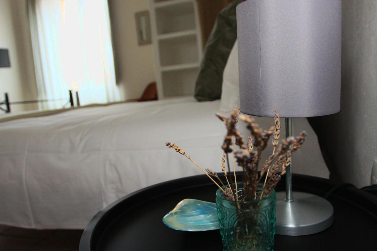 Is Scabas Guestrooms Solarussa Exterior photo